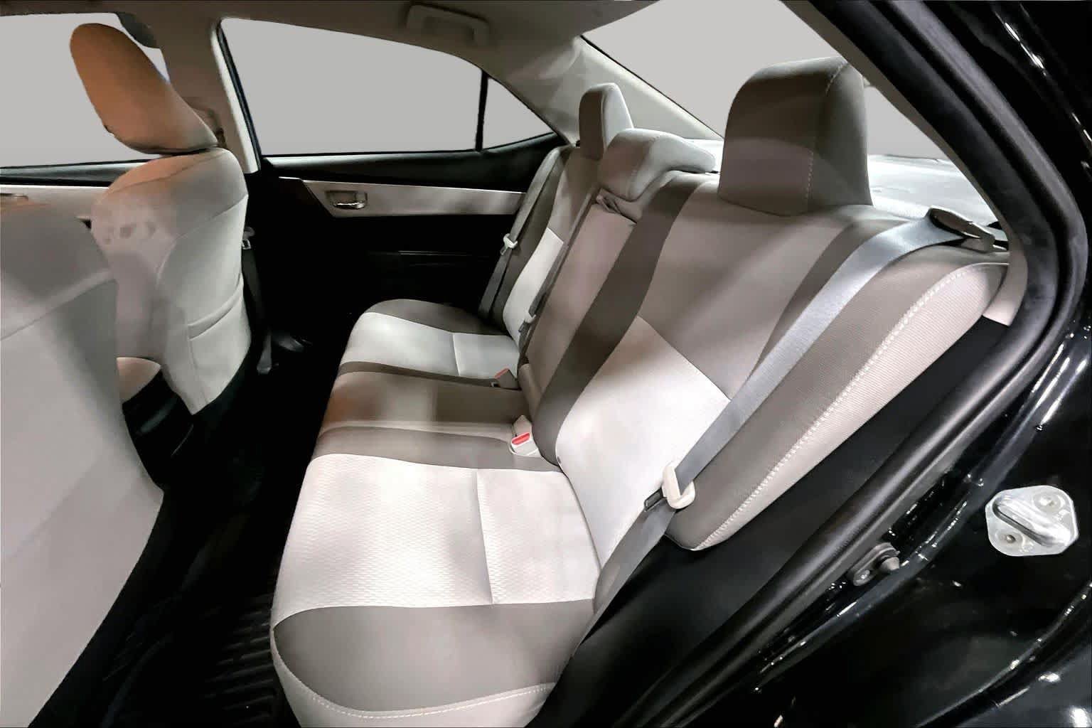 Used 2019 Toyota Corolla LE w/ Carpet Mat Package (TMS) FWD image 19