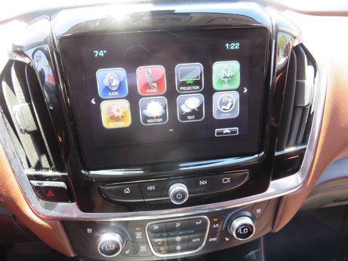 Used 2018 Chevrolet Traverse High Country AWD/4WD image 19