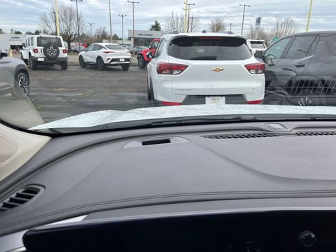 Used 2025 Buick Encore GX Preferred image 32