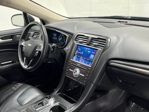Used 2019 Ford Fusion Titanium FWD image 21
