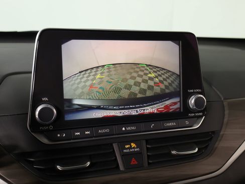 Used 2024 Nissan Altima 2.5 SV AWD/4WD image 6