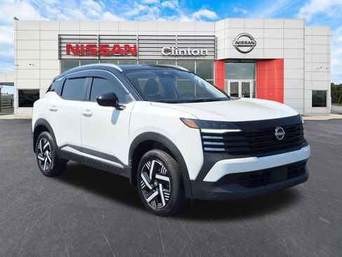 Used 2026 Nissan Kicks SV w/ Charging Package FWD image 1