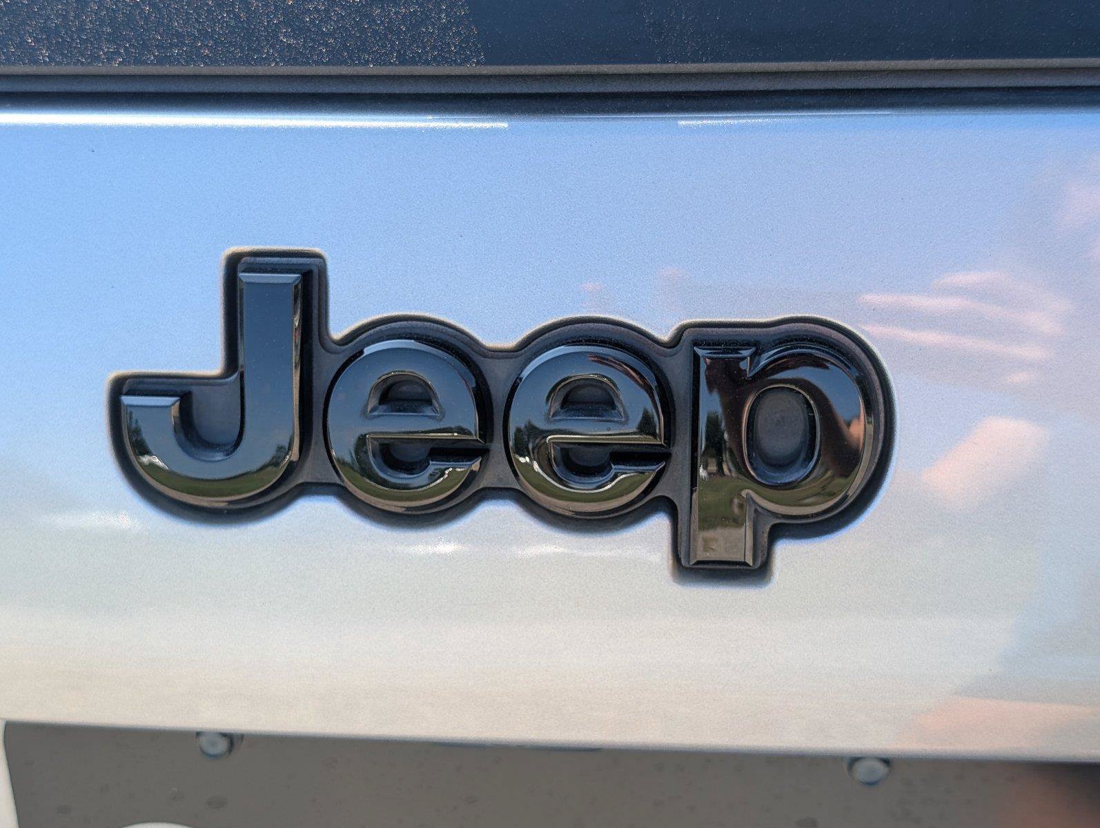 Used 2021 Jeep Cherokee Latitude Plus FWD image 6