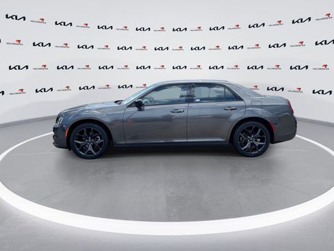 Used 2023 Chrysler 300 Touring w/ Sport Appearance Package RWD image 5