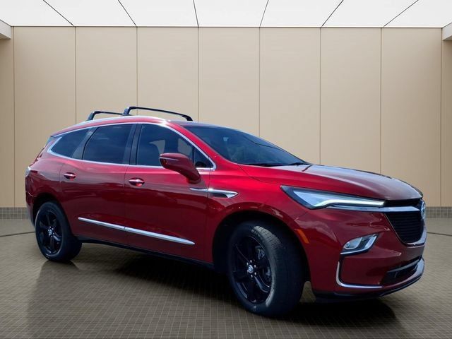 Used 2024 Buick Enclave Essence w/ Sport Touring Edition FWD image 4