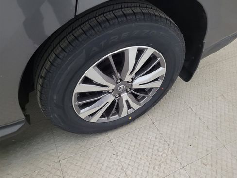 Used 2019 Nissan Pathfinder S AWD/4WD image 31