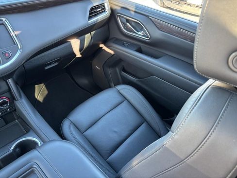 Used 2024 Chevrolet Tahoe Z71 w/ Off-Road Capability Package image 23