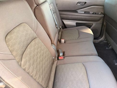 Certified 2024 Nissan Pathfinder SV FWD image 14