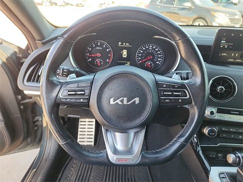 Used 2022 Kia Stinger GT1 image 17