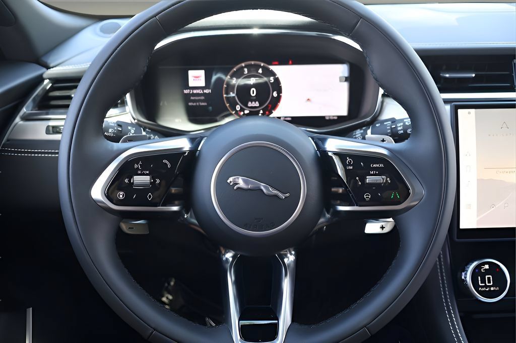 New 2026 Jaguar F-PACE R-Dynamic S AWD/4WD image 19