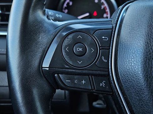 Used 2018 Toyota Camry SE image 12