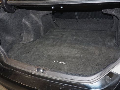 Used 2016 Toyota Camry XLE image 10