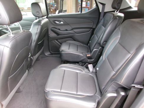 Used 2018 Chevrolet Traverse LT image 13