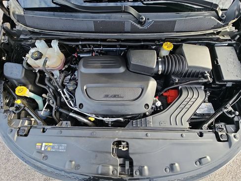 Used 2024 Chrysler Voyager LX FWD image 30