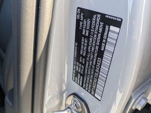 New 2025 Porsche Macan S image 29