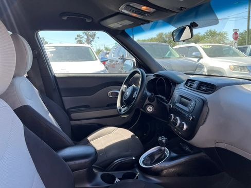 Used 2015 Kia Soul image 16