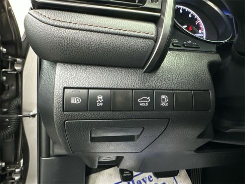 Used 2020 Toyota Camry LE image 30