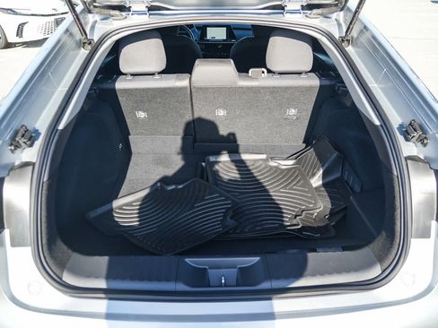 Used 2024 Toyota Prius LE FWD image 26