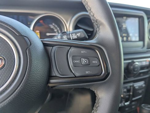 Used 2023 Jeep Wrangler Unlimited AWD/4WD image 21
