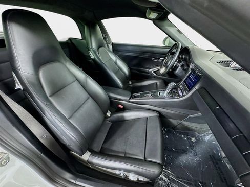 Used 2018 Porsche 911 Targa 4 GTS image 24