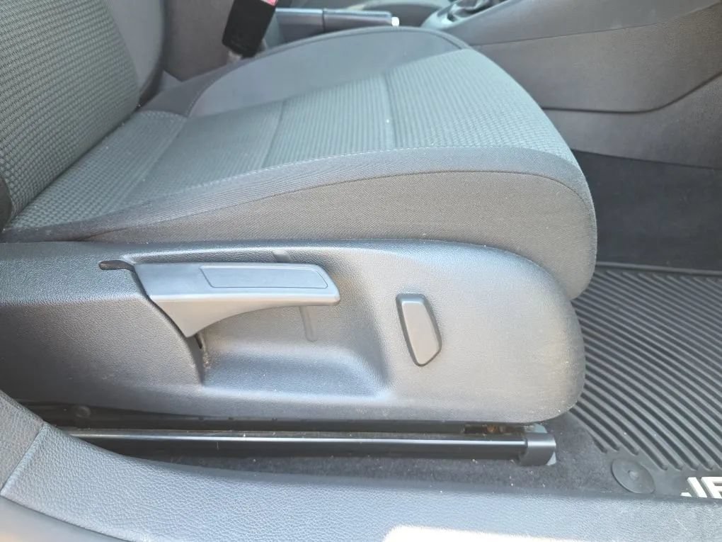 Used 2013 Volkswagen Jetta SE FWD image 40
