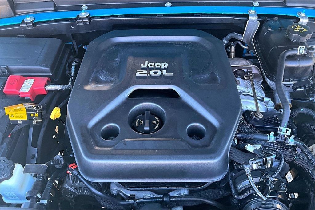 Used 2021 Jeep Wrangler Unlimited Sahara AWD/4WD image 30