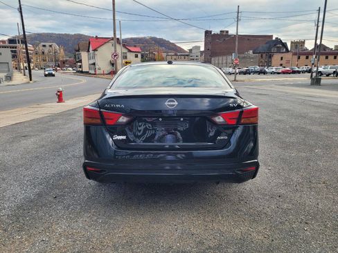 Used 2024 Nissan Altima 2.5 SV image 8