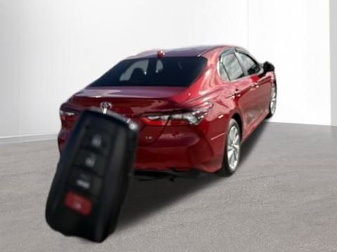 Used 2023 Toyota Camry LE image 2
