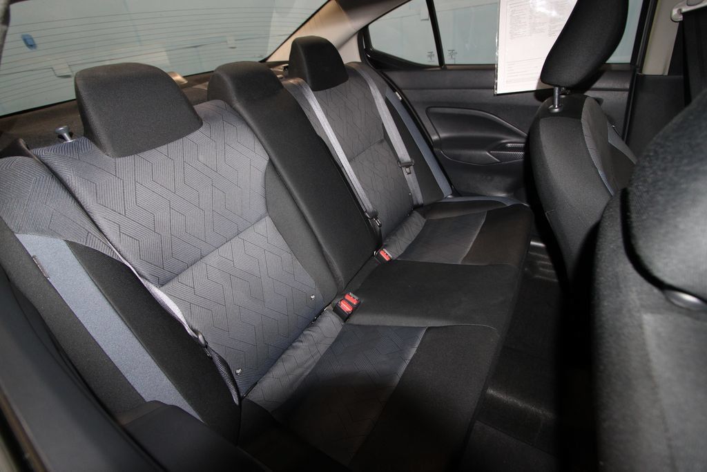 Used 2025 Nissan Versa SV FWD image 21