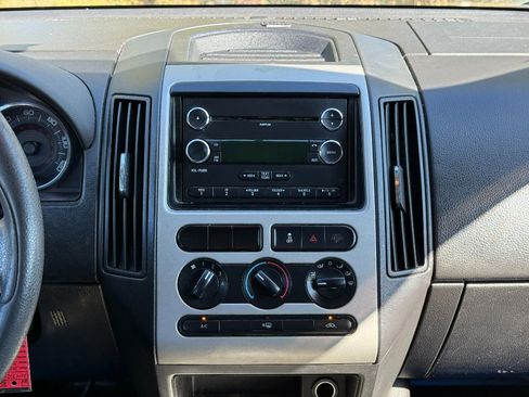 Used 2010 Ford Edge SE image 29