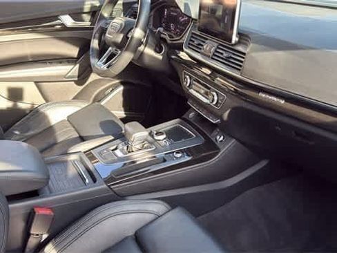 Used 2019 Audi Q5 Prestige w/ Prestige Package image 35