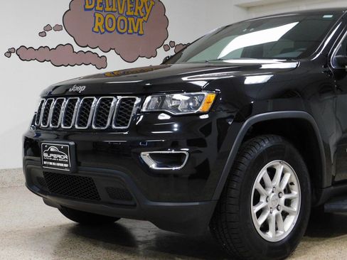 Used 2019 Jeep Grand Cherokee Laredo image 19