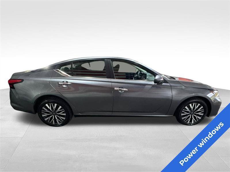 Used 2023 Nissan Altima 2.5 SV w/ SV Premium Package AWD/4WD image 4