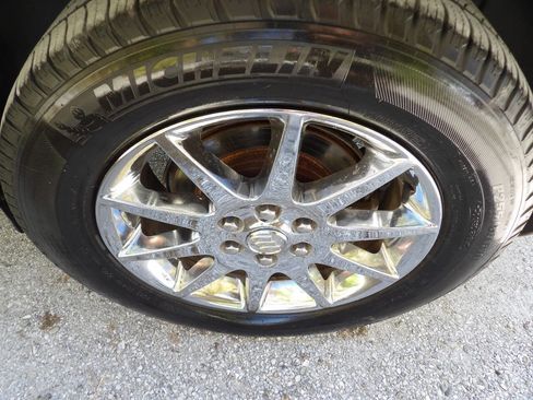 Used 2011 Buick Enclave CXL image 15