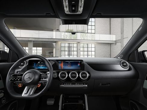 New 2026 Mercedes-Benz GLA 35 AMG 4MATIC image 42