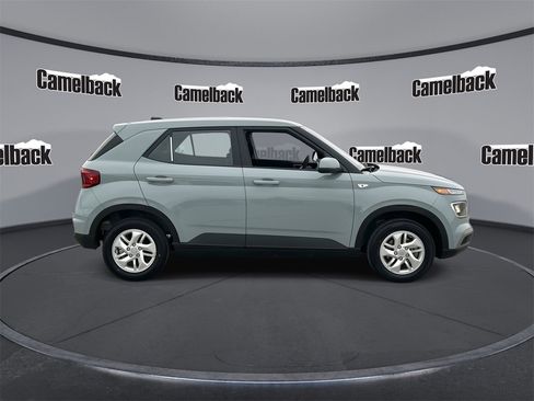 New 2026 Hyundai Venue SE image 8