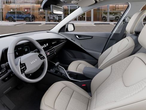 New 2025 Kia Niro EX image 17