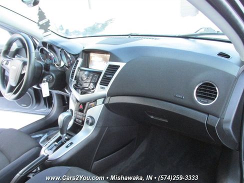 Used 2016 Chevrolet Cruze LT w/ Sun And Sound Package FWD image 16