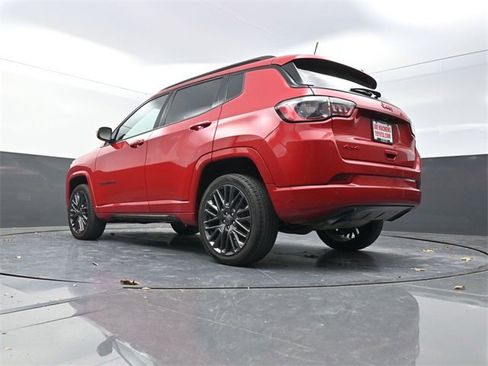 Used 2023 Jeep Compass Limited image 31