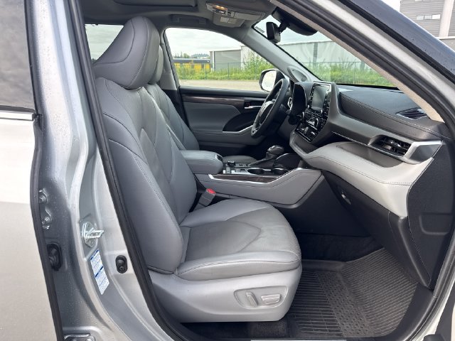 Used 2022 Toyota Highlander Limited AWD/4WD image 10