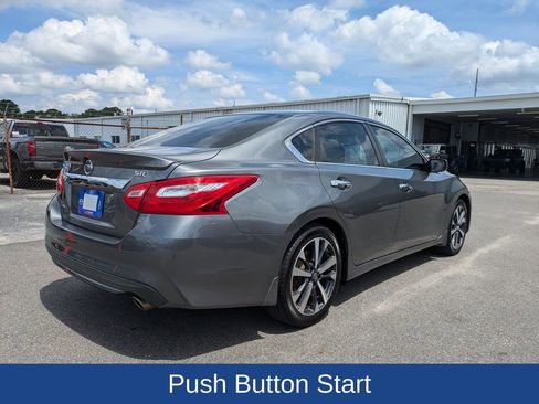 Used 2016 Nissan Altima 2.5 SR FWD image 4
