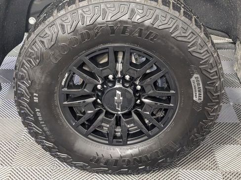 Certified 2025 Chevrolet Silverado 2500 ZR2 w/ Technology Package image 8