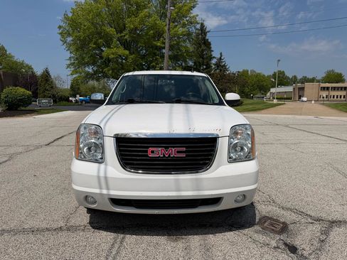 Used 2013 GMC Yukon XL SLT AWD/4WD image 2
