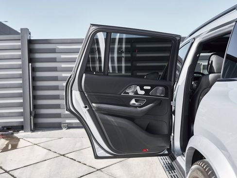 Used 2024 Mercedes-Benz GLS 63 AMG 4MATIC image 26