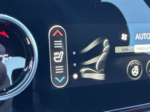 Used 2024 Genesis GV70 3.5T Sport w/ Sport Prestige Package image 31