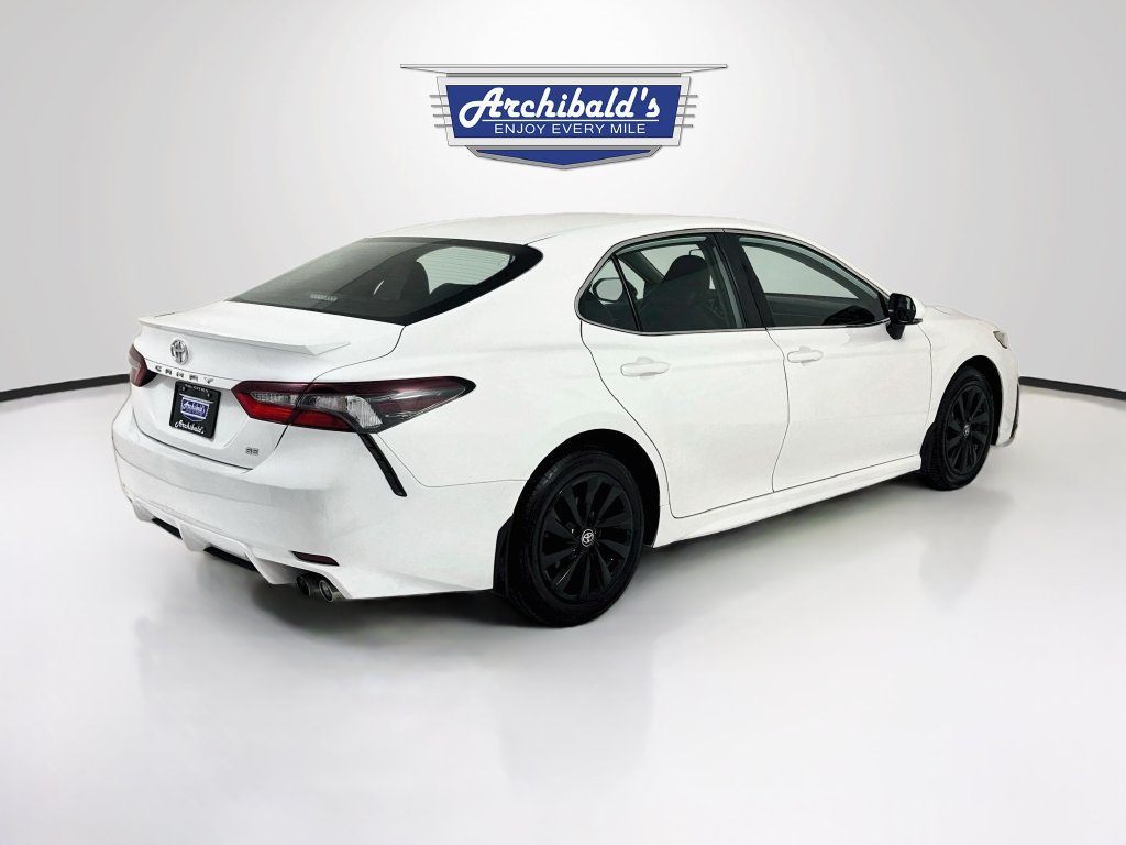 Used 2022 Toyota Camry SE FWD image 8
