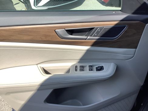 New 2026 Volkswagen Atlas SE image 28