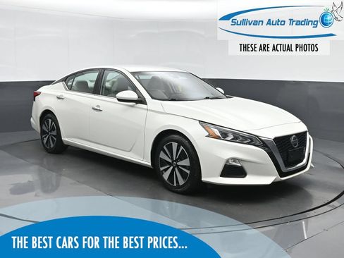 Used 2021 Nissan Altima 2.5 SV FWD image 1