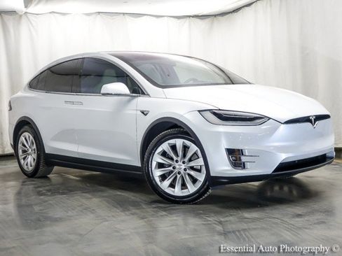 Used 2019 Tesla Model X Long Range image 2