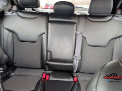 Used 2024 Jeep Compass Latitude image 28